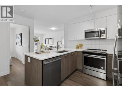 2525 CLARKE Street | Port Moody British Columbia | Slide Image Thirteen