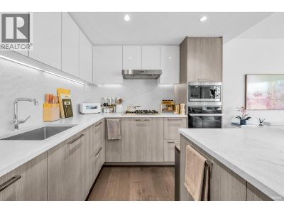 8160 MCMYN Way | Richmond British Columbia | Slide Image Nine