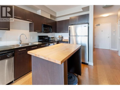 205 10TH Avenue | Vancouver British Columbia | Slide Image Two