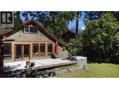 9270 PINETREE Lane | Whistler British Columbia | Slide Image Twenty