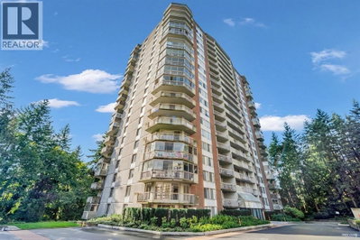 2024 FULLERTON Avenue | North Vancouver British Columbia | Slide Image One