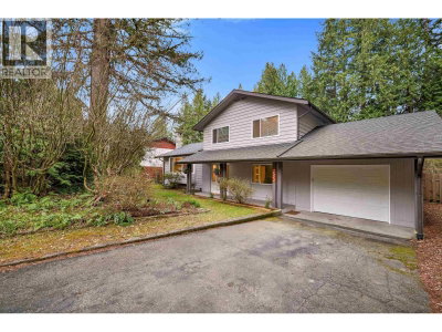 2572 THE Boulevard | Squamish British Columbia | Slide Image Thirty