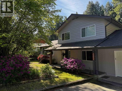 2572 THE Boulevard | Squamish British Columbia | Slide Image Thirty-four