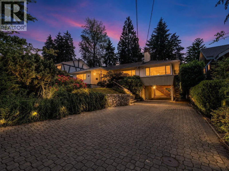 869 CLEMENTS Avenue North Vancouver British Columbia, V7R 2K6 - 6 Bedrooms Home For Sale