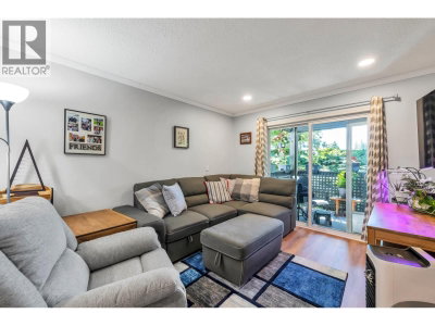 200 WESTHILL Place | Port Moody British Columbia | Slide Image Seven