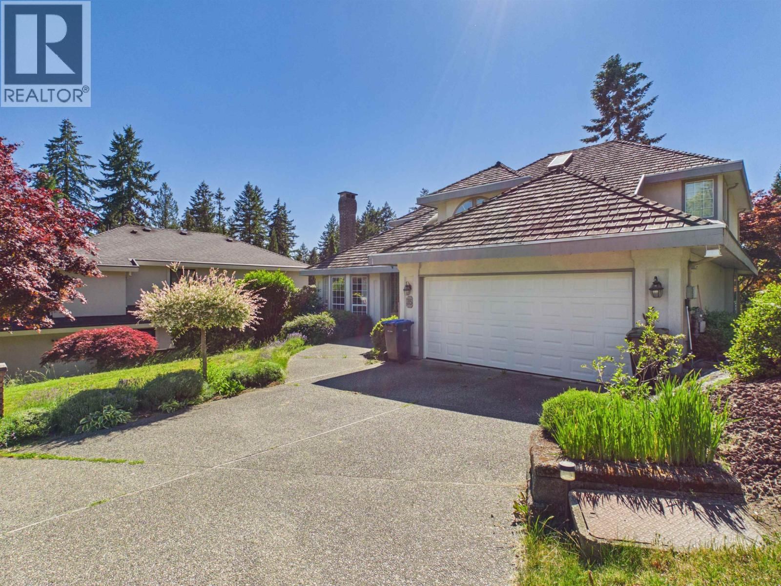 35 WILDWOOD Drive, Port Moody, British Columbia V3H 4M5