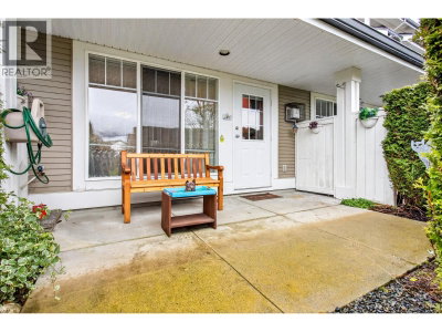 2927 FREMONT Street | Port Coquitlam British Columbia | Slide Image Three