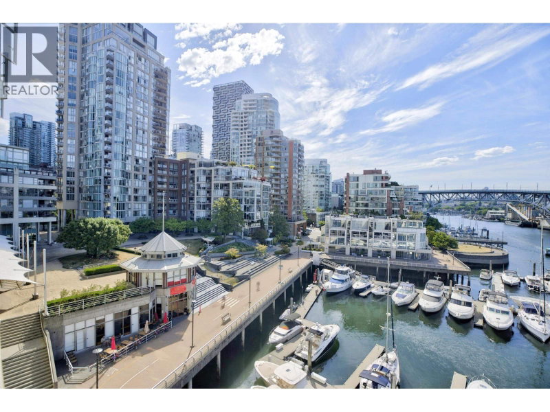 1012 BEACH Avenue Vancouver British Columbia, V6E 1T7 - 2 Bedrooms Waterfront Condo For Sale