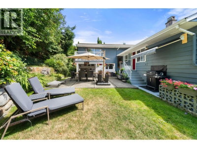 674 BLUERIDGE Avenue | North Vancouver British Columbia | Slide Image Thirty-one