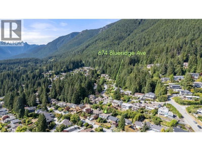 674 BLUERIDGE Avenue | North Vancouver British Columbia | Slide Image Seven