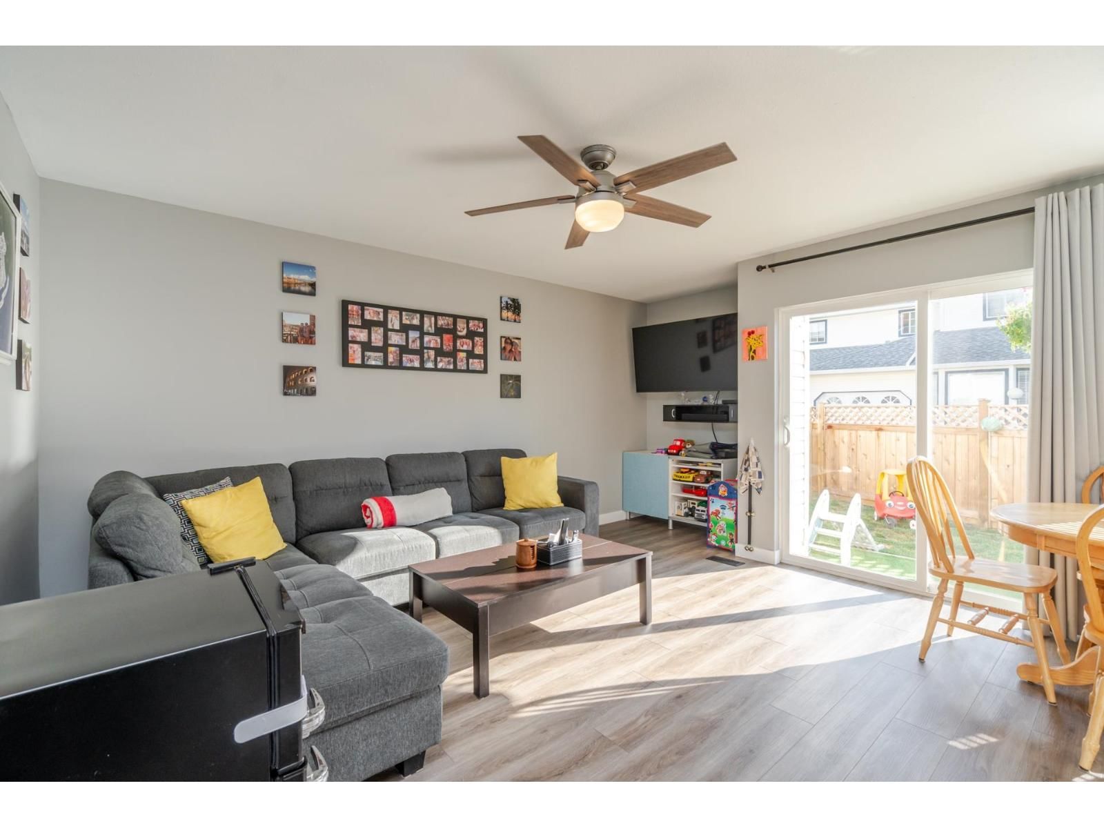 45640 STOREY Avenue, Chilliwack, British Columbia V2R 3C5