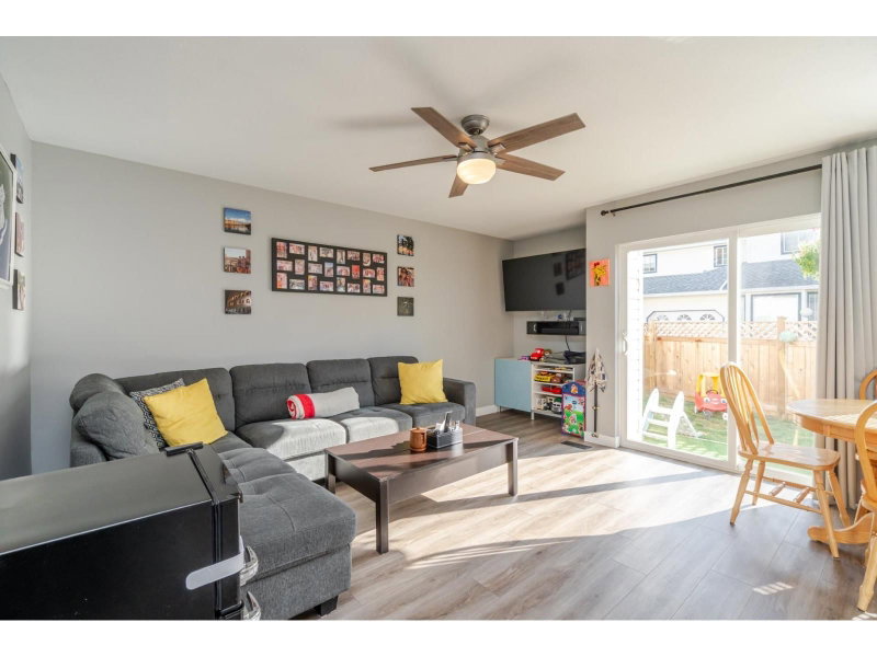 45640 STOREY Avenue Chilliwack British Columbia, V2R 3C5 - 3 Bedrooms Condo For Sale