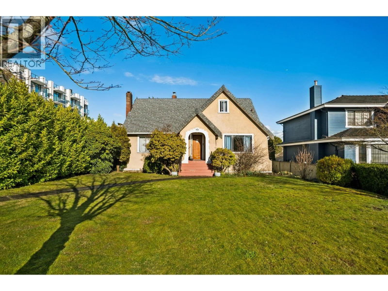 475 27TH Avenue Vancouver British Columbia, V5Y 2K4 - 4 Bedrooms Home For Sale