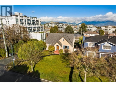 475 27TH Avenue | Vancouver British Columbia | Slide Image Five