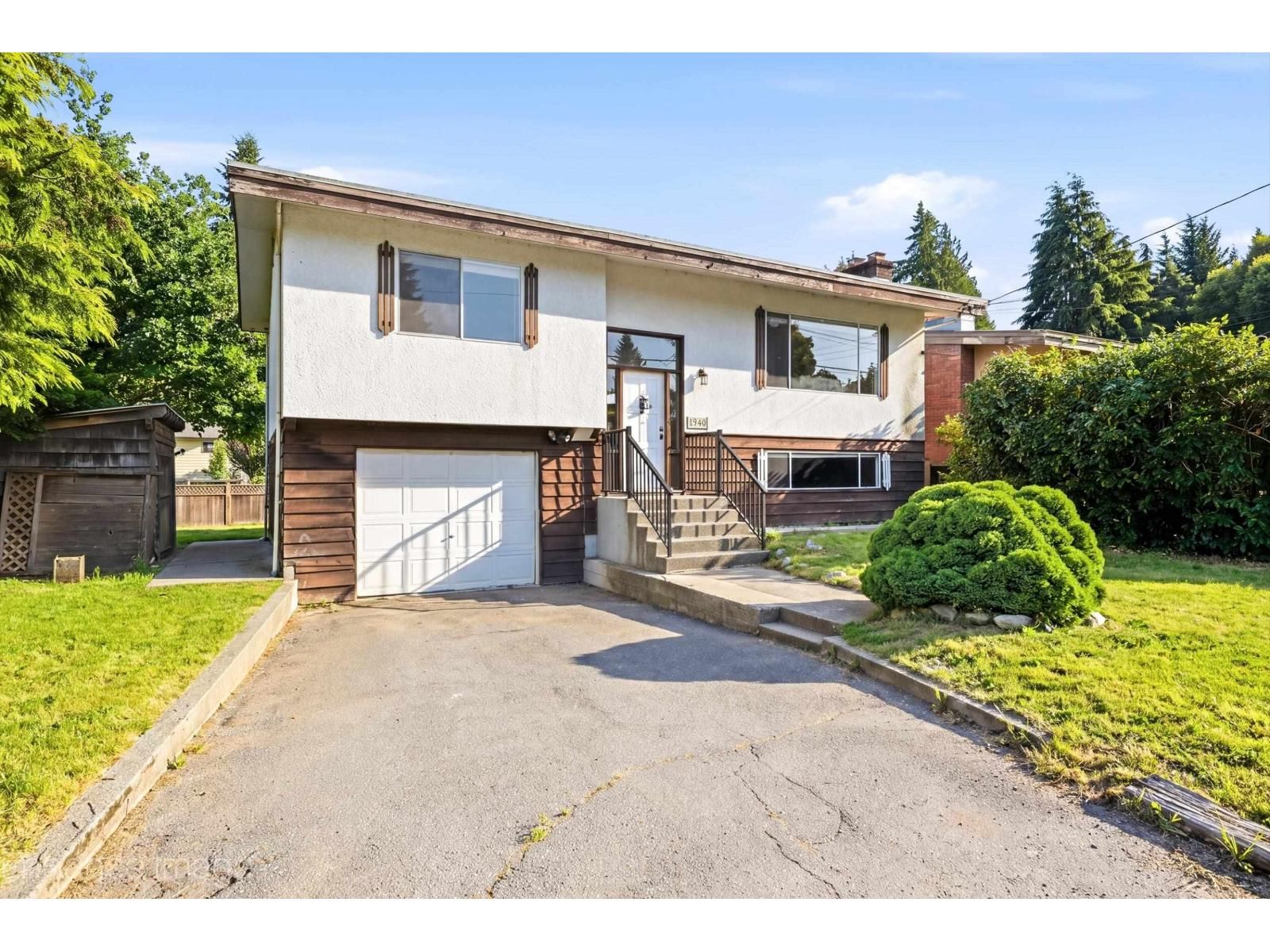 1940 EAGLE Street, Abbotsford, British Columbia V2S 3A6