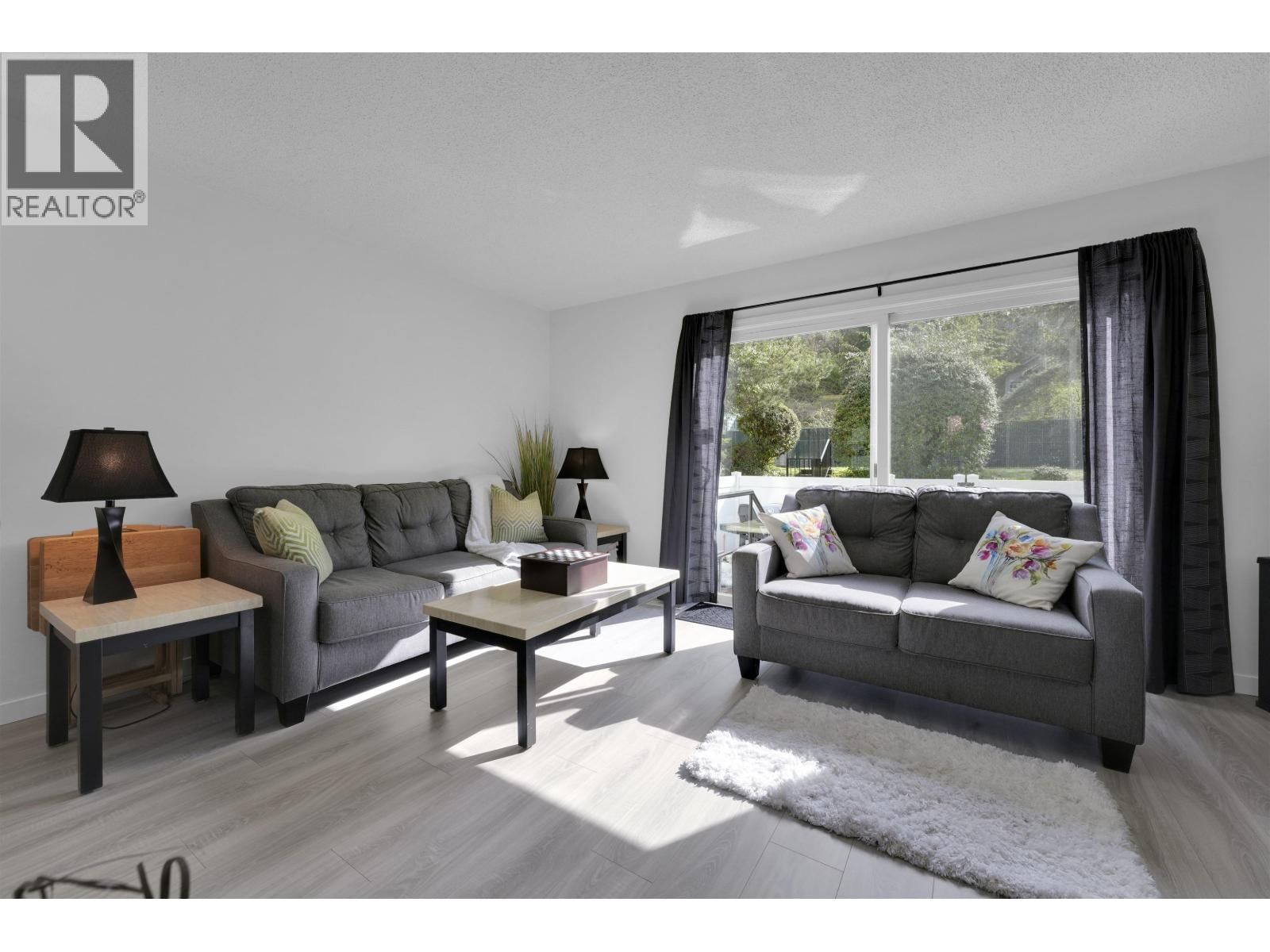 315 SCHOOLHOUSE Street, Coquitlam, British Columbia V3K 5P4