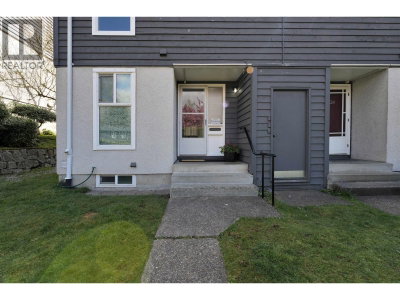 315 SCHOOLHOUSE Street | Coquitlam British Columbia | Slide Image Five