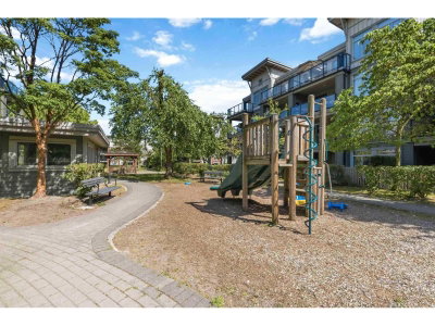 15385 101A Avenue | Surrey British Columbia | Slide Image Six