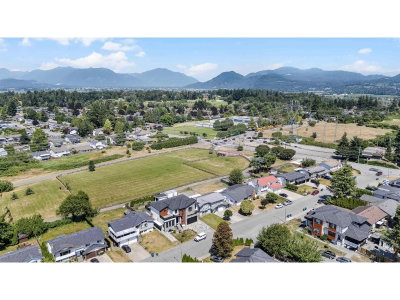 32745 OKANAGAN Drive | Abbotsford British Columbia | Slide Image Thirty-six