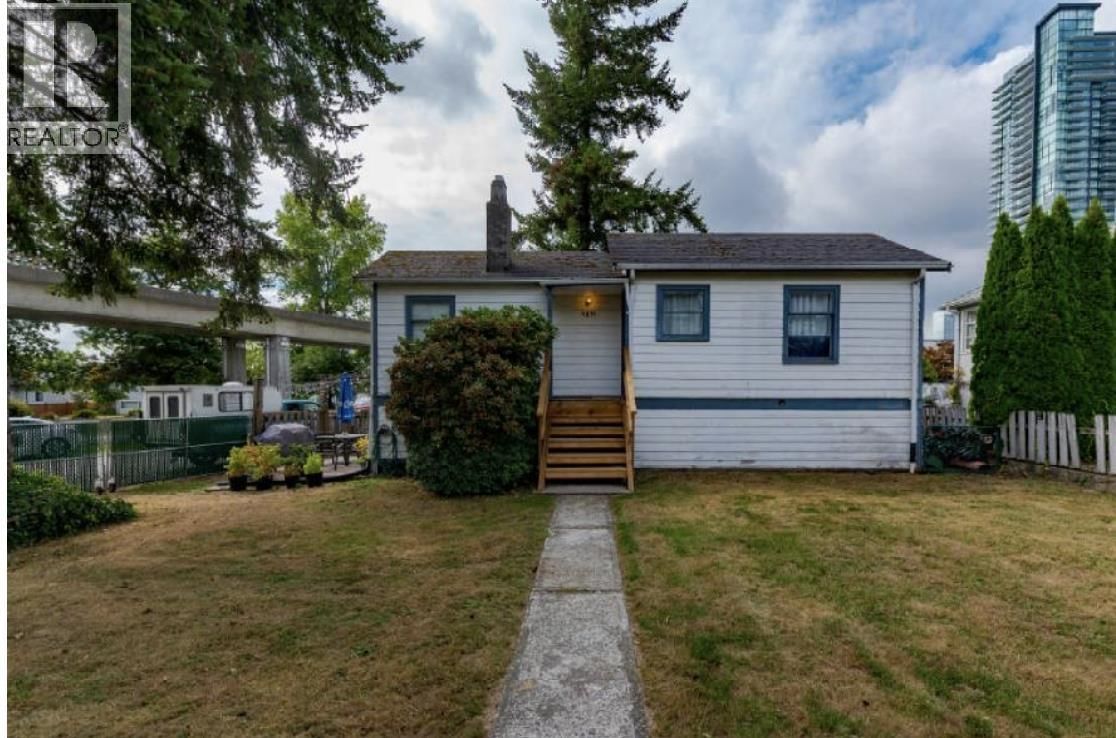6891 BURLINGTON Avenue, Burnaby, British Columbia V5J 4H3
