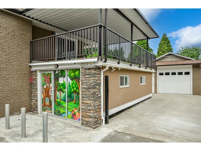 33331 LYNN Avenue | Abbotsford British Columbia | Slide Image Three