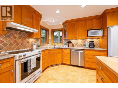 3205 ARBUTUS Drive | Whistler British Columbia | Slide Image Eleven