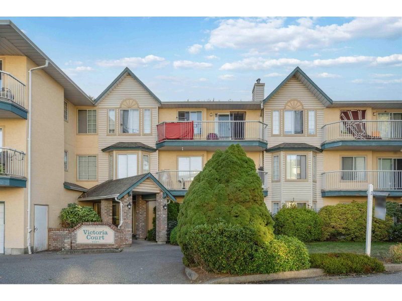 2567 VICTORIA Street Abbotsford British Columbia, V2T 2T4 - 2 Bedrooms Condo For Sale