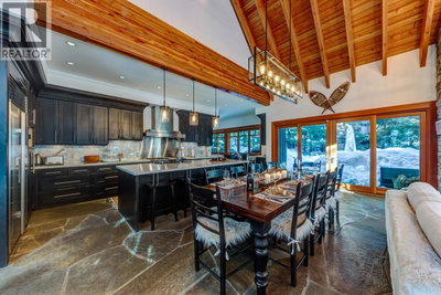 3205 ARCHIBALD Way | Whistler British Columbia | Slide Image Nine