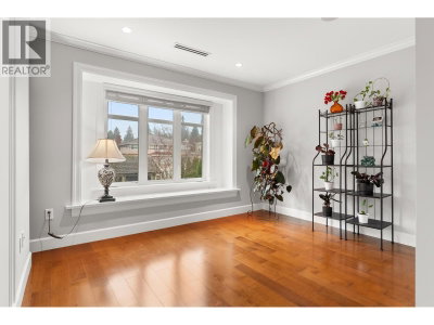 1041 58TH Avenue | Vancouver British Columbia | Slide Image Twenty-three