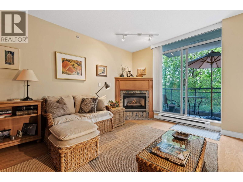 588 16TH Street West Vancouver British Columbia, V7V 3R7 - 1 Bedroom Condo For Sale