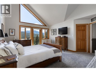9503 EMERALD Drive | Whistler British Columbia | Slide Image Fifteen