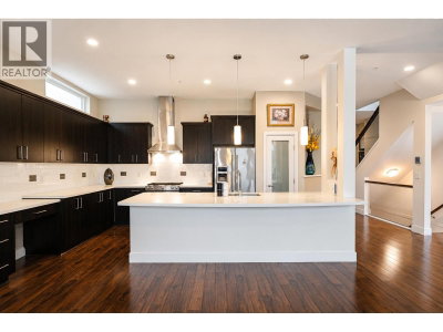 10499 MCEACHERN Street | Maple Ridge British Columbia | Slide Image Thirteen