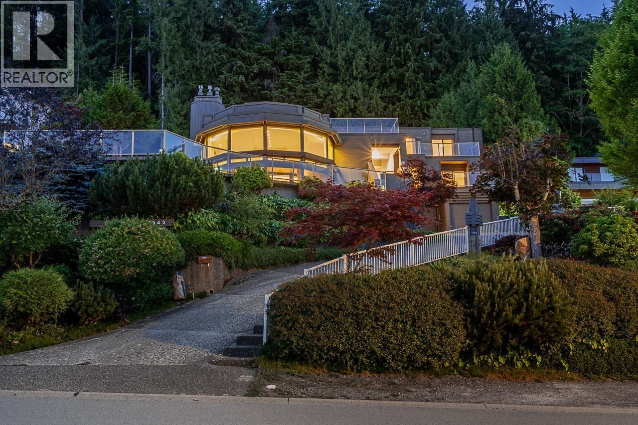 1542 CHARTWELL Drive, West Vancouver, British Columbia V7S 2S1