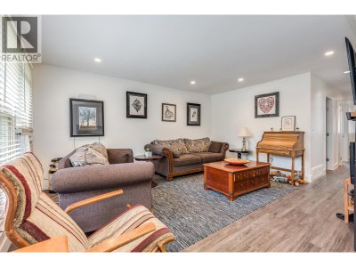 2031 MANNING Avenue | Port Coquitlam British Columbia | Slide Image Six