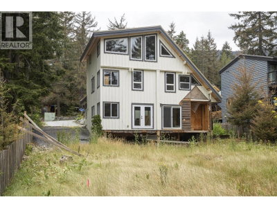 9199 EMERALD Drive | Whistler British Columbia | Slide Image Two