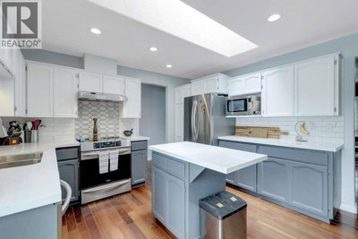20140 ASHLEY Crescent | Maple Ridge British Columbia | Slide Image Thirteen
