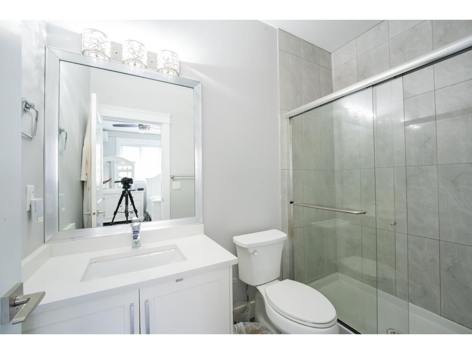 6176 140 STREET Image 24