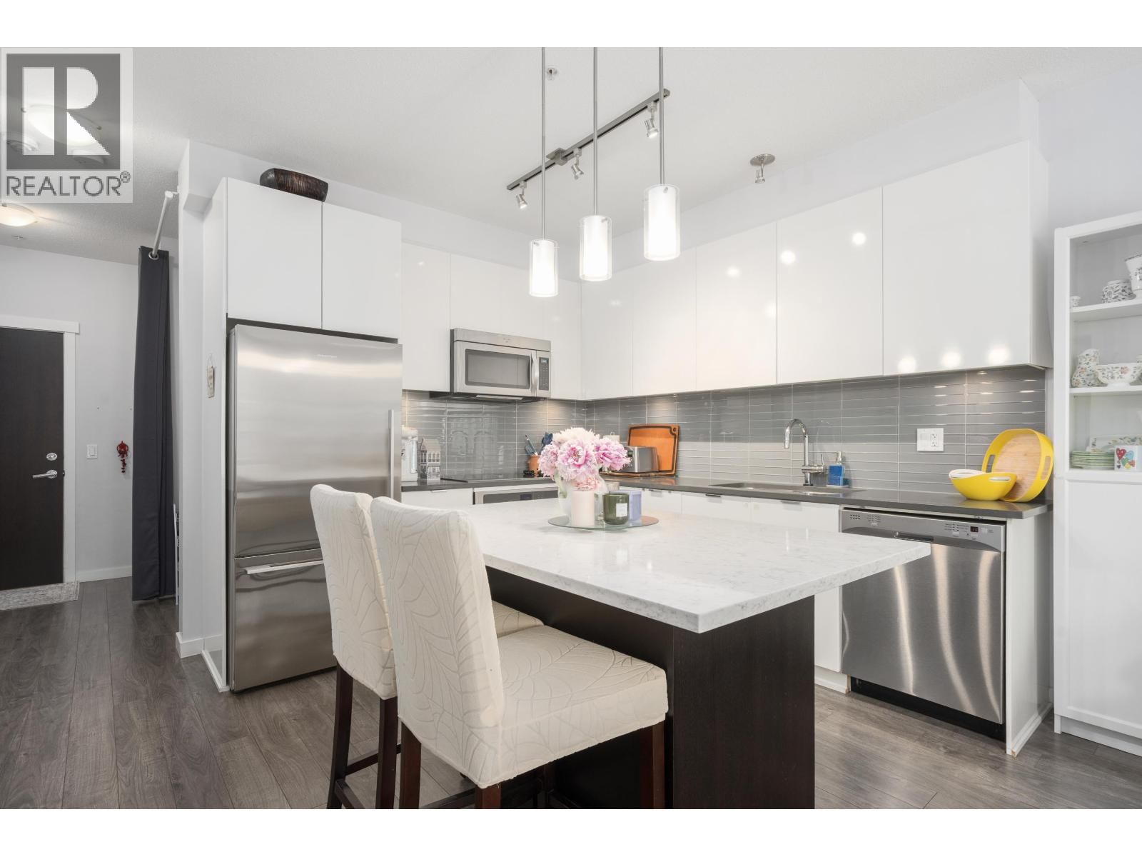2665 MOUNTAIN Highway, North Vancouver, British Columbia V7J 0A8