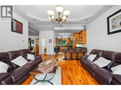 2253 PARKWAY Boulevard | Coquitlam British Columbia | Slide Image Six