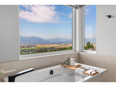 5487 MACLACHLAN Place | Chilliwack British Columbia | Slide Image Fourteen