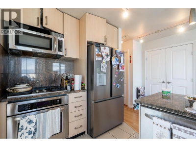 1211 MELVILLE Street | Vancouver British Columbia | Slide Image Fourteen