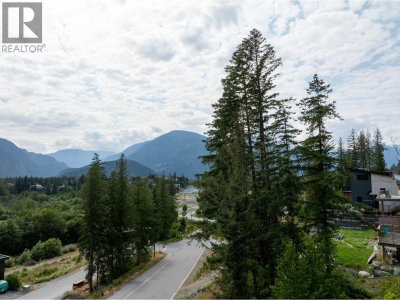 7661 CERULEAN Drive | Pemberton British Columbia | Slide Image Fourteen