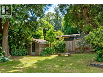 1177 15TH Street | North Vancouver British Columbia | Slide Image Twenty-seven