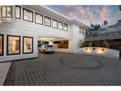 835 FARMLEIGH Road | West Vancouver British Columbia | Slide Image Thirteen