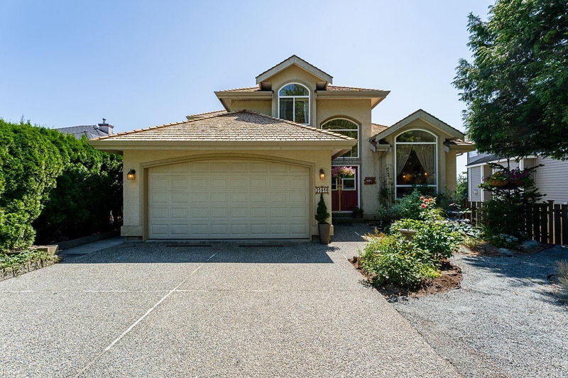 35946 REGAL Parkway Abbotsford British Columbia, V3G 1L3 - 4 Bedrooms Home For Sale