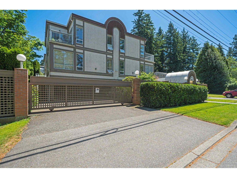 1552 EVERALL Street White Rock British Columbia, V4B 3S8 - 2 Bedrooms Condo For Sale
