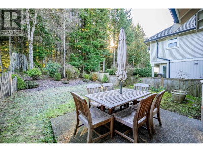 1899 PARKWAY Boulevard | Coquitlam British Columbia | Slide Image Ten