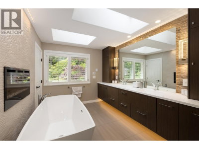 4115 BRAEMAR Road | North Vancouver British Columbia | Slide Image Thirty-one