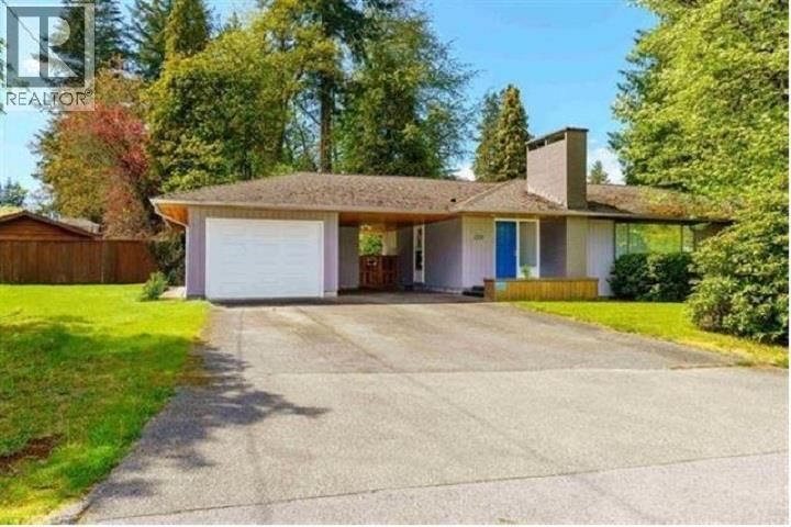 1209 CREST Court, Coquitlam, British Columbia V3J 5M1