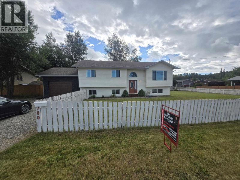 700 NADEAU Street Quesnel British Columbia, V2J 4P6 - 4 Bedrooms Home For Sale